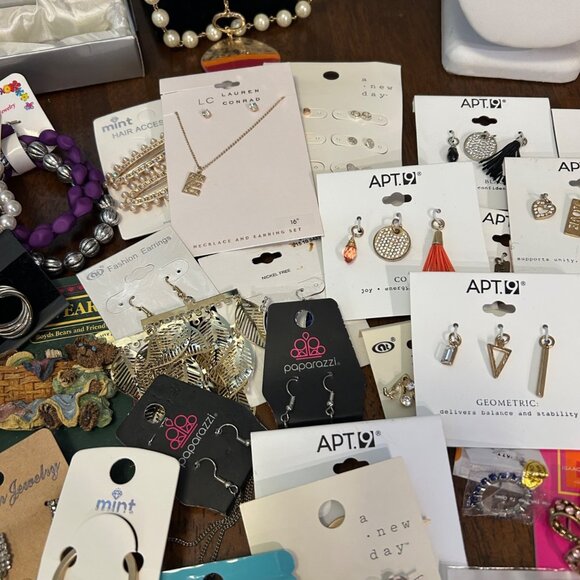 70-Piece Costume Jewelry Lot Charms Necklaces, Earrings Brooches Barrettes - Picture 11 of 16